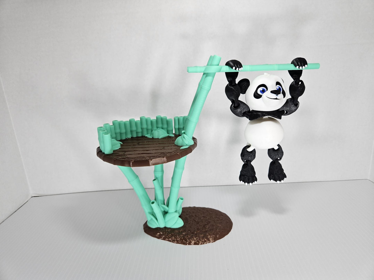 Panda - Hanging with Bambu Tree House